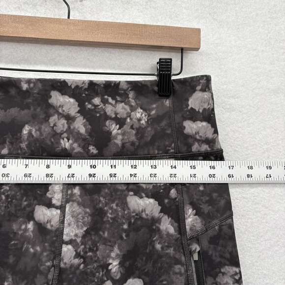 Athleta Rainier Printed Tight Leggings Womens L Black Floral Zip Pockets Ankle - Picture 6 of 12